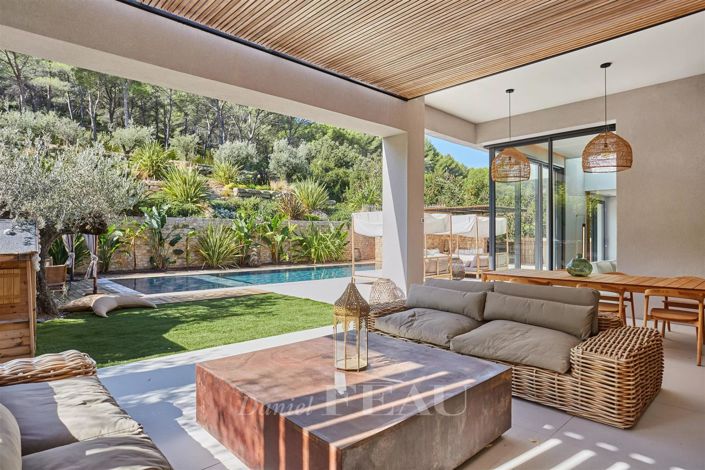 Image No.5-5 Bed House for sale