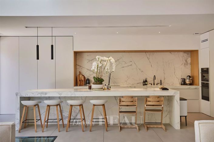 Image No.6-5 Bed House for sale