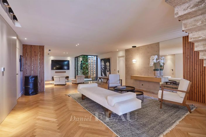 Image No.7-5 Bed House for sale