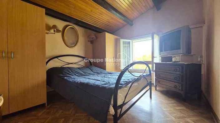 Image No.10-3 Bed House for sale