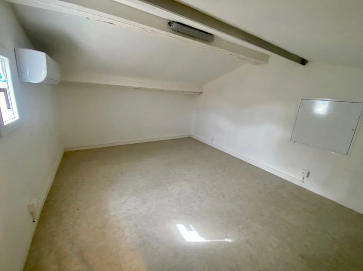 Image No.11-3 Bed House for sale