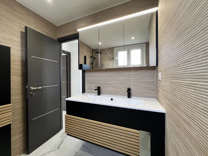 Image No.11-2 Bed House for sale