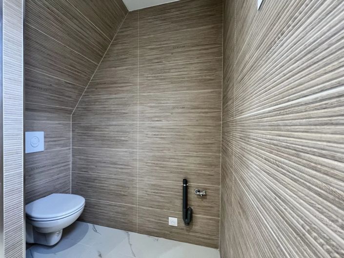 Image No.13-2 Bed House for sale