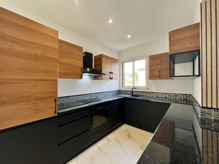 Image No.3-2 Bed House for sale