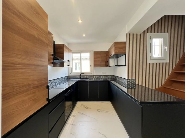 Image No.5-2 Bed House for sale