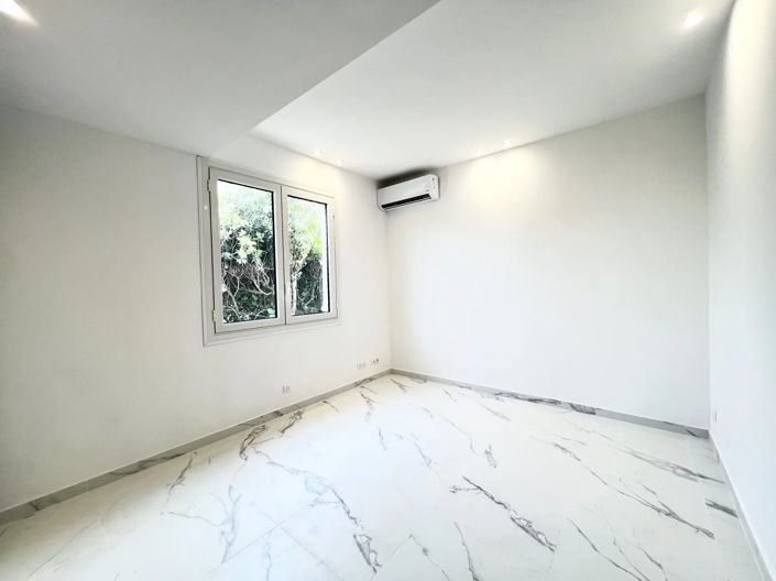 Image No.7-2 Bed House for sale