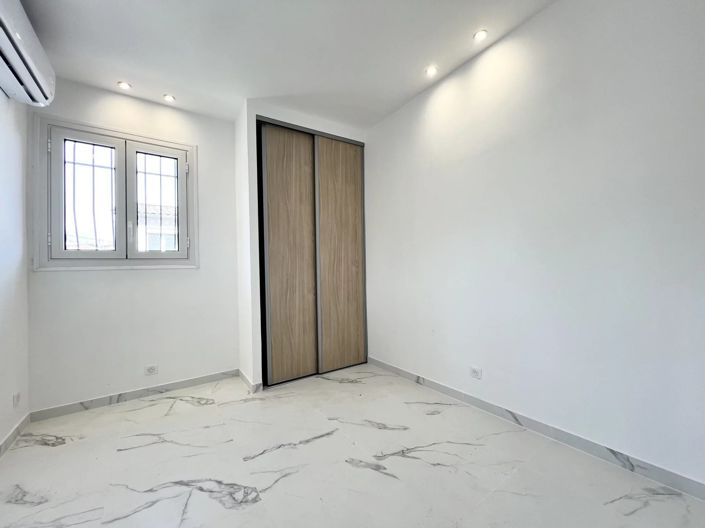 Image No.8-2 Bed House for sale