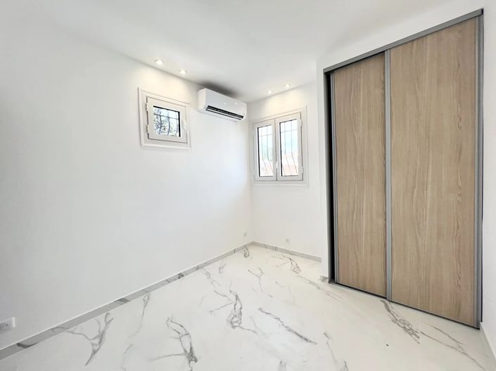 Image No.9-2 Bed House for sale