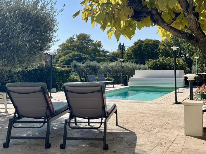 Image No.2-Maison de 6 chambres à vendre à Uzès