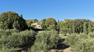 7 Bed House for sale