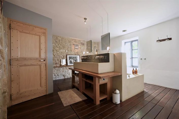 Image No.19-7 Bed House for sale