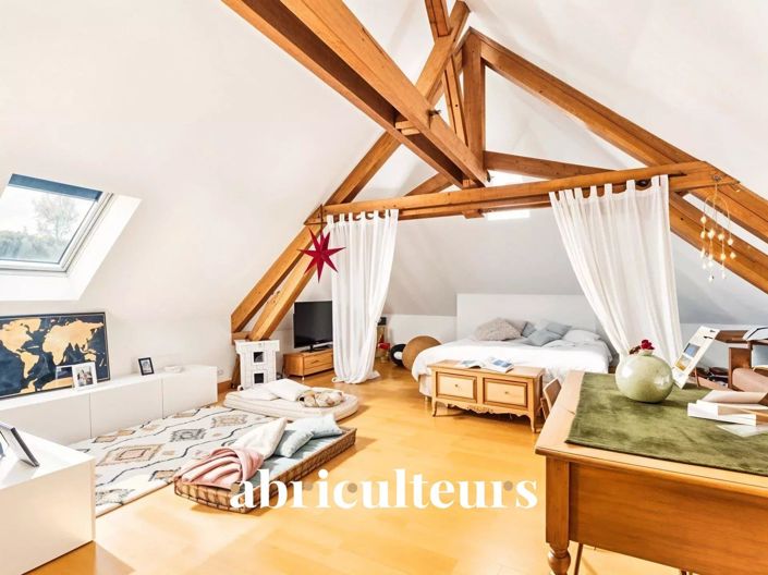 Image No.12-5 Bed House for sale