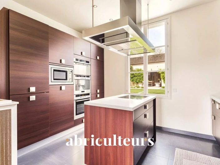 Image No.6-5 Bed House for sale