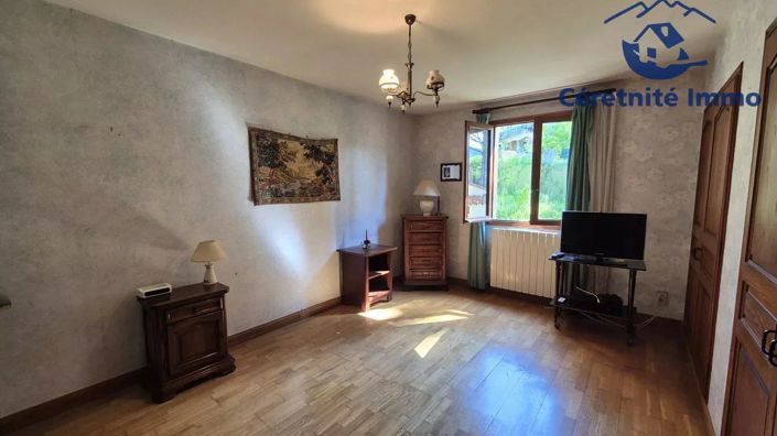 Image No.15-3 Bed House for sale