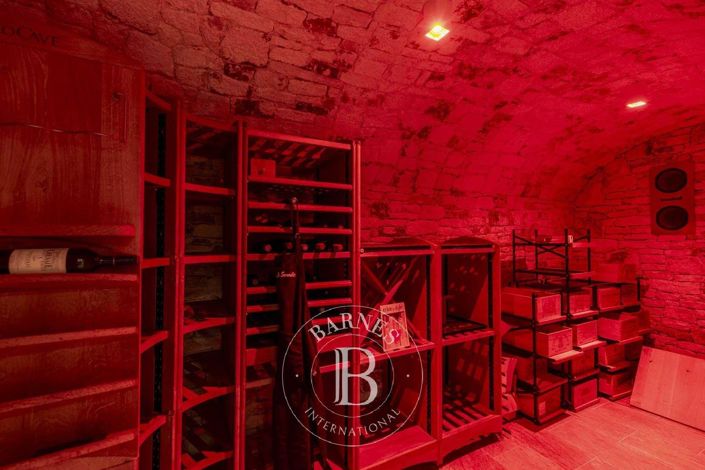 Image No.17-8 Bed House for sale