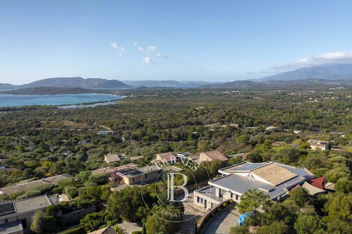 Image No.21-8 Bed House for sale