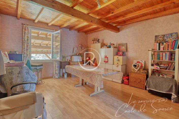 Image No.5-5 Bed House for sale