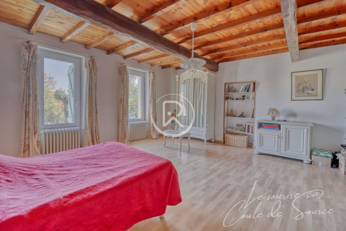 Image No.6-5 Bed House for sale