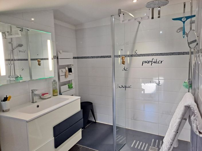 Image No.22-5 Bed House for sale