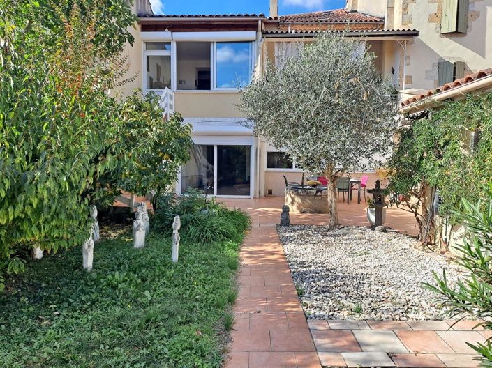 Image No.4-5 Bed House for sale