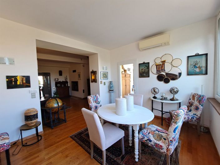 Image No.9-5 Bed House for sale