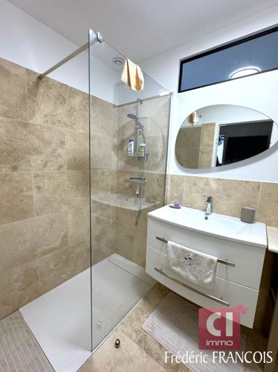 Image No.9-3 Bed House for sale