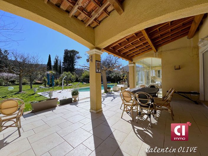 Image No.12-4 Bed Property for sale