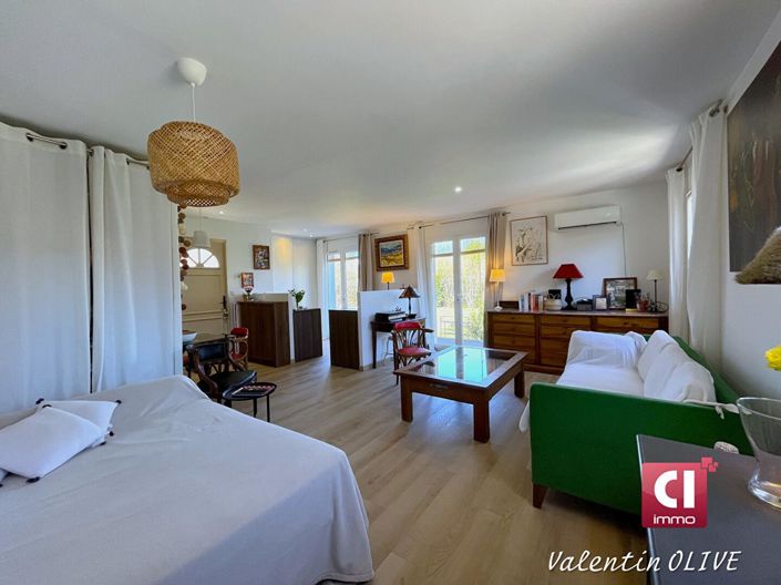 Image No.16-4 Bed Property for sale