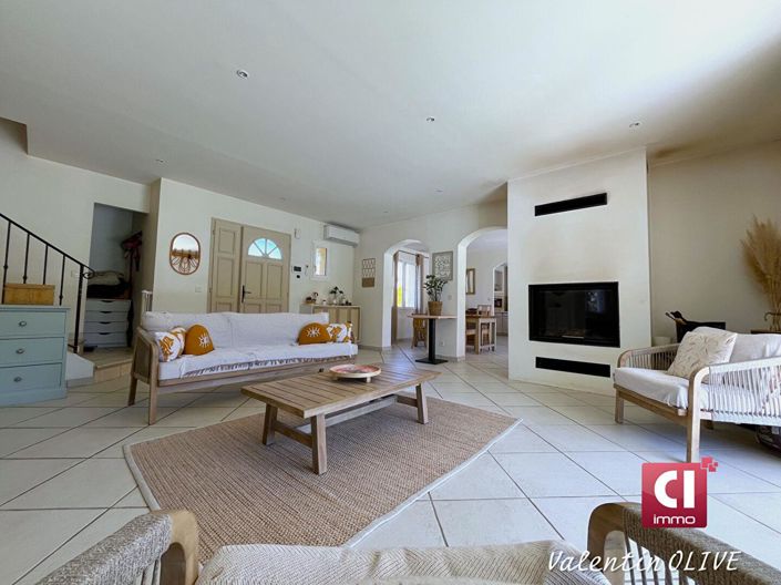 Image No.6-4 Bed Property for sale