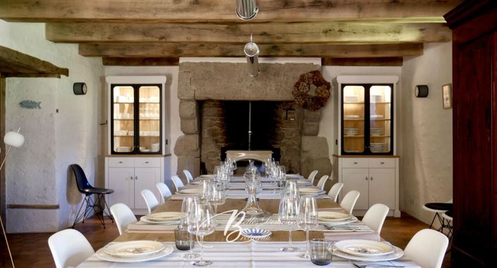 Image No.10-10 Bed Property for sale