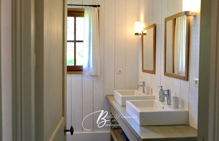 Image No.12-10 Bed Property for sale