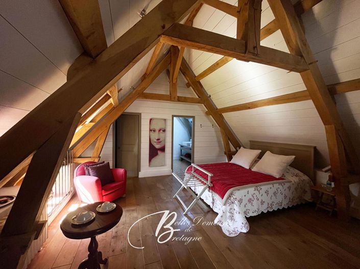 Image No.18-10 Bed Property for sale