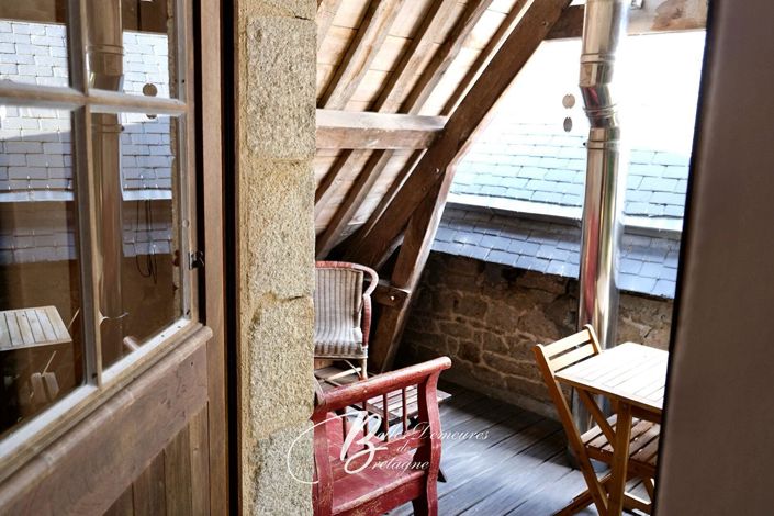 Image No.19-10 Bed Property for sale