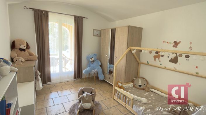 Image No.10-4 Bed House for sale