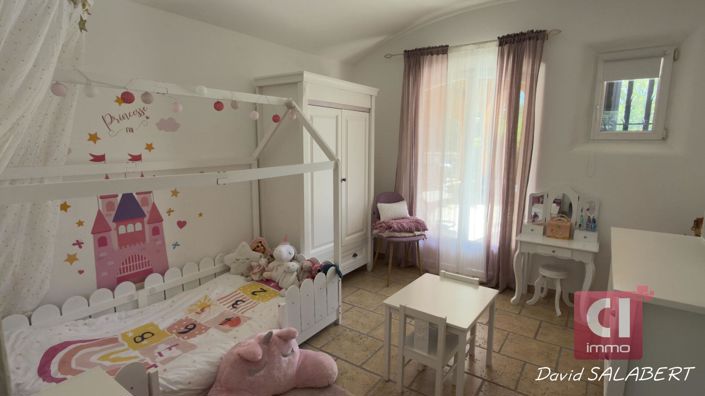 Image No.11-4 Bed House for sale