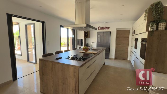 Image No.10-5 Bed House for sale