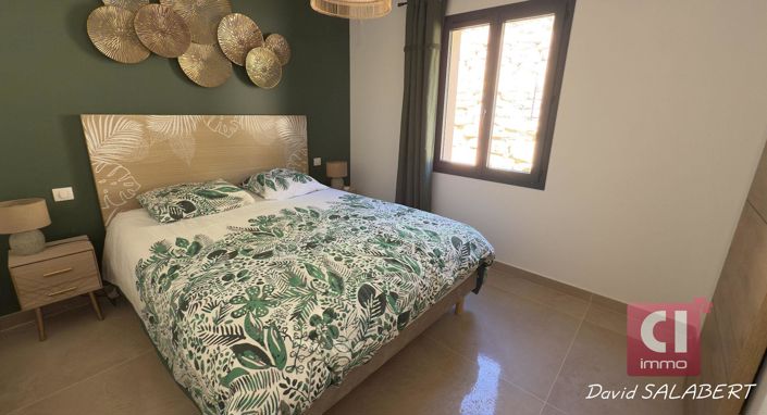 Image No.12-5 Bed House for sale