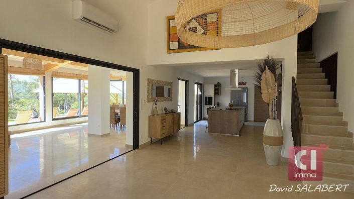 Image No.5-5 Bed House for sale