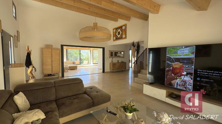 Image No.7-5 Bed House for sale