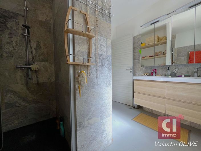 Image No.13-4 Bed House for sale