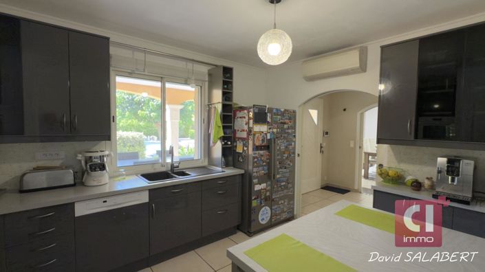 Image No.10-5 Bed House for sale