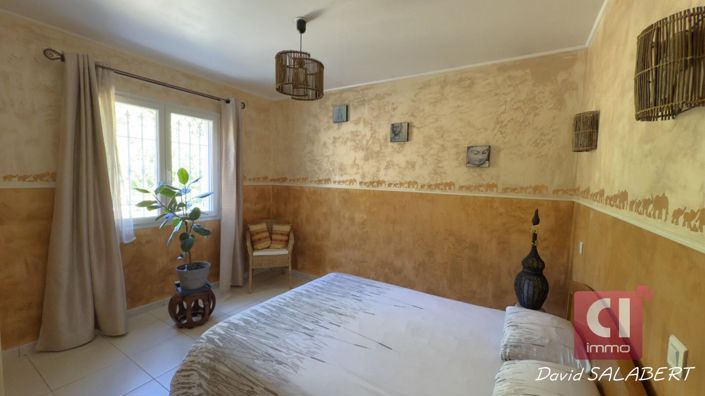 Image No.11-5 Bed House for sale