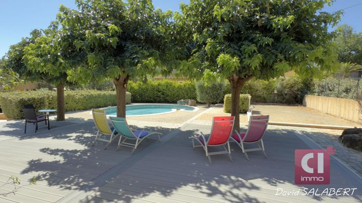 Image No.2-5 Bed House for sale