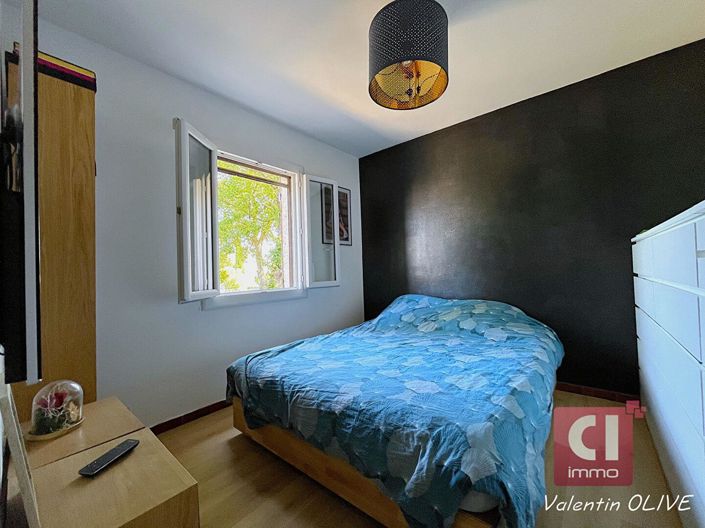 Image No.6-2 Bed House for sale