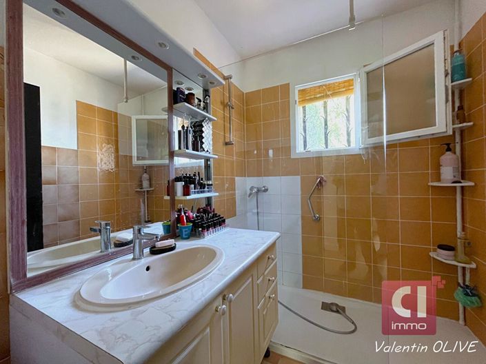 Image No.8-2 Bed House for sale