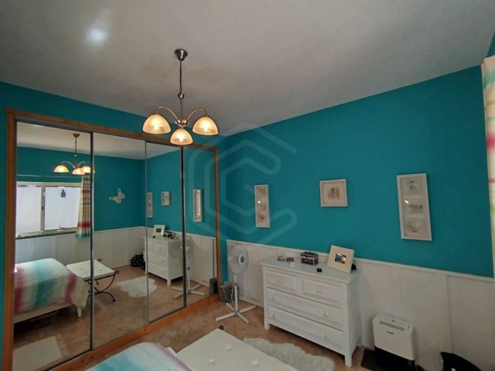 Image No.17-2 Bed House for sale