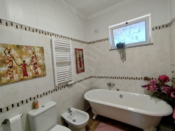 Image No.20-2 Bed House for sale