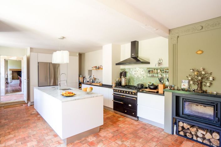 Image No.6-11 Bed House for sale