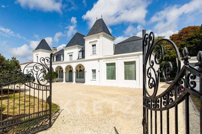 Image No.10-12 Bed Property for sale