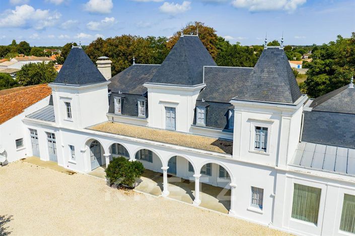 Image No.14-12 Bed Property for sale